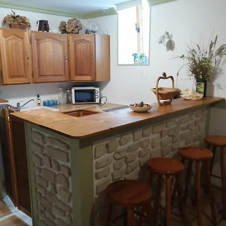 Les Grenouilles Lägenhet *