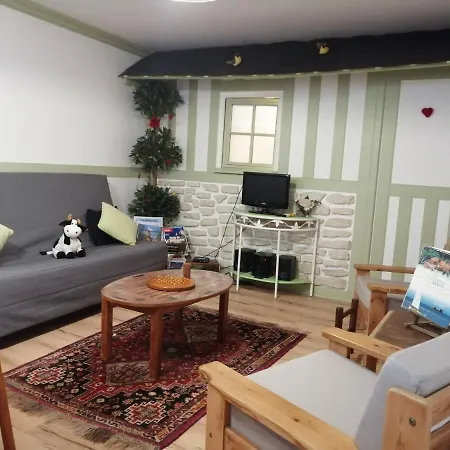 Les Grenouilles Apartment *
